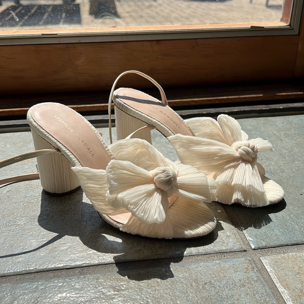 Like new Loeffler Randall Camellia White Heels